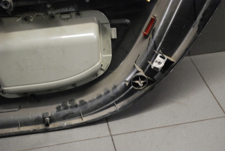 фото №13, Боковина двері лівий зад audi a6 c6 platin 4f0867305