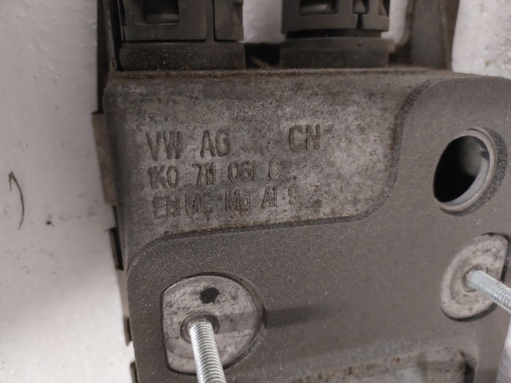 фото №6, Вибірник коробки передач 1.2 tsi vw seat skoda audi 1k0711049bs 1k0711061c