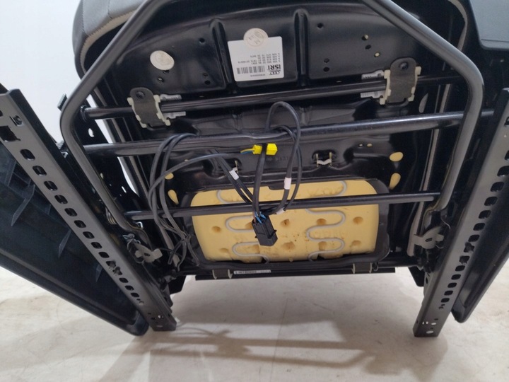 фото №8, Обивка оригинальный сиденье водителя серый vw crafter 2012-2016r