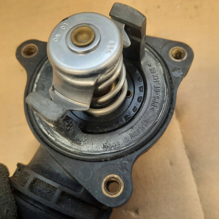 фото №8, Bmw (oem) 7500597 термостат корпус