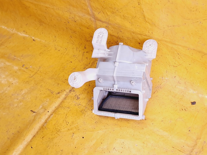 фото №8, Корпус двигун нагрівач mazda 6 2,0d 01-07r