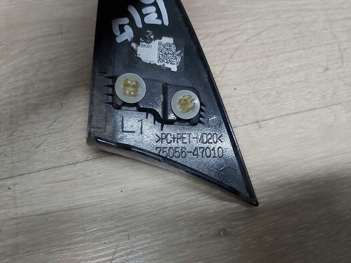 фото №10, Toyota prius iv треугольник защита крыша левая