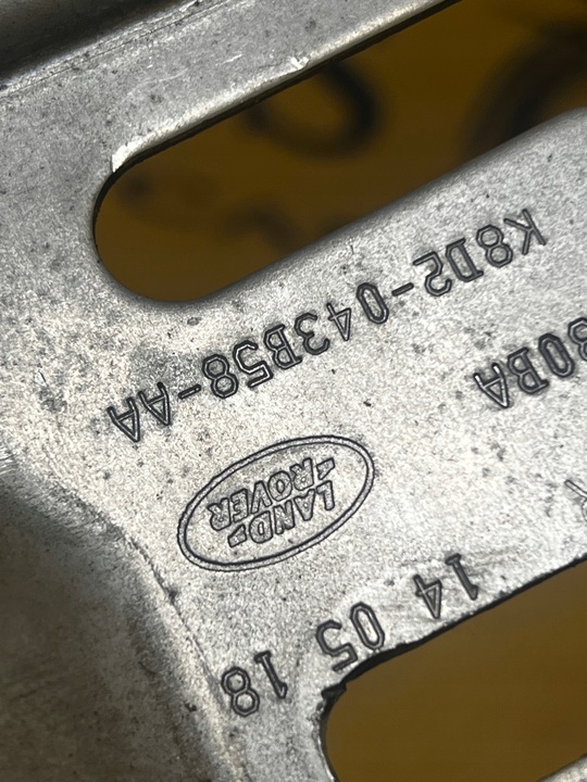 фото №5, Планка кріплення кронштейн панелі range evoque l551