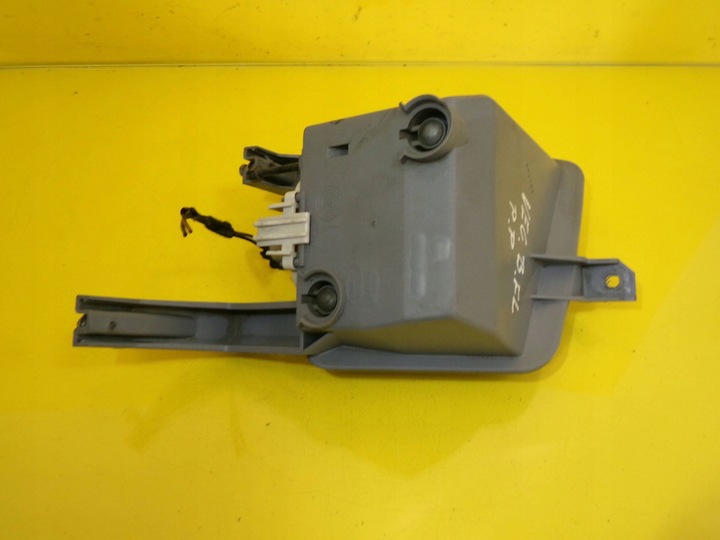 фото №7, Галоген лампа протитуманна праві перед opel vectra b рестайлінг 90585030 nr13