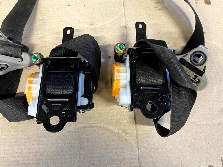 фото №6, Pas безопасности - полный - левый правые перед переднее toyota hilux viii 15-