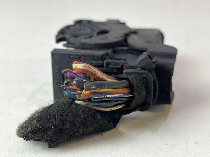 фото №5, Штекер разъём насоса abs opel corsa d fb 1.3