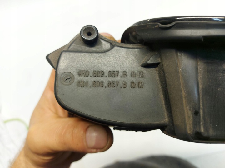 фото №5, Audi a8 d4 4h 2012 кришка заливання пального чорна ly8x 4h0809857b