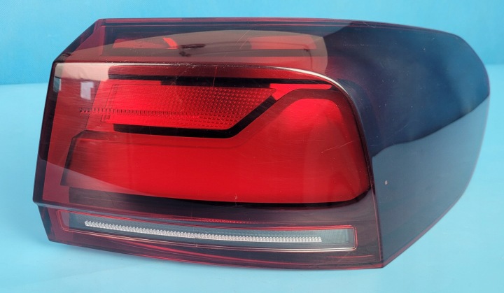 фото №9, Bmw 2' u06 218i active tourer 24r 1.5b фара led права зад w кришка багажника 8494358