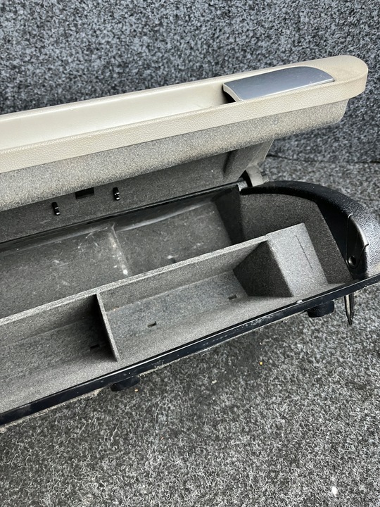 фото №10, Audi a3 8p sportback бардачок панелі розподільчої 8p1857035b