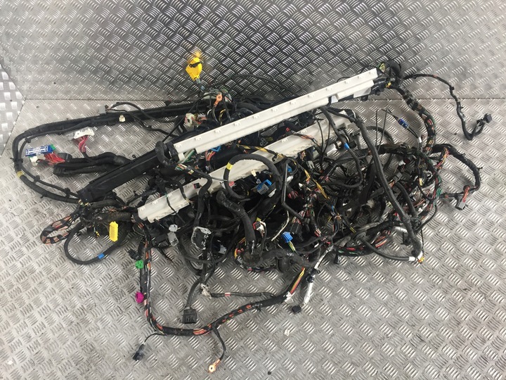 фото №1, Установка интерьера jeep cherokee wk2 рестайлинг 3.0crd