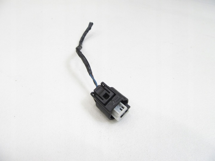 фото №1, Разъём штекер 2 контакты bmw e39 e46 e69 e61 e65 e70 e83 e90 e91 f10 f11 f30