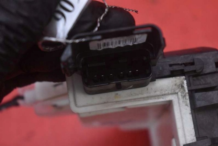 фото №9, Замок дверь правый перед переднее eu 732290 peugeot 5008 1 i 09-13