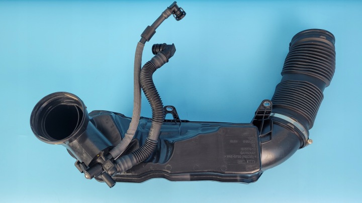фото №6, Bmw x1 u11 sdrive18i 23r труба трубка  воздуха резонатор 8489423