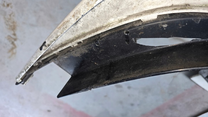 фото №13, Atego 2 рестайлинг комплектная капот решётка решётка радиатора уголки уголок кабины