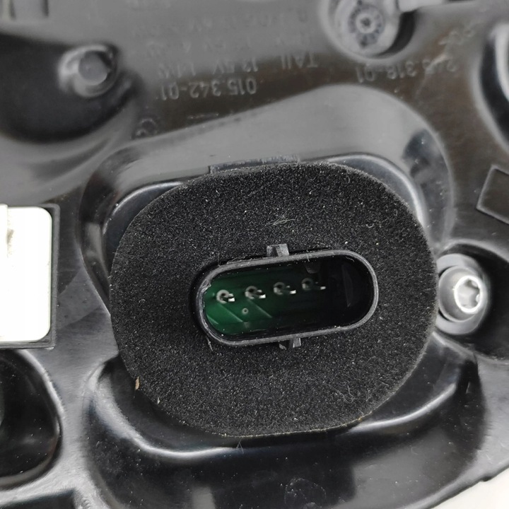 фото №7, Tesla модель 3 2022 левая сторона лампы задней крышки багажника