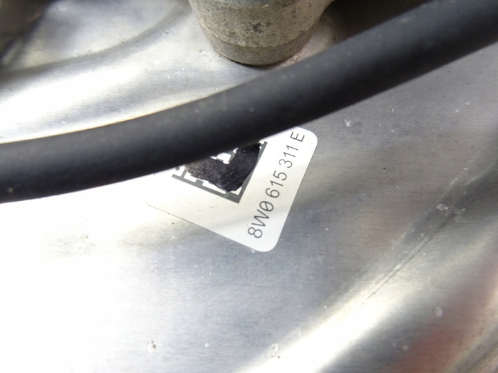 фото №12, Audi a4 b9 поворотный кулак ступица левая 8w0407241f