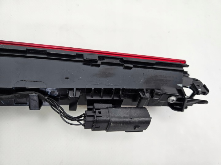 фото №14, Volvo c40 2021 - фара led зад ліве w крило 32365670