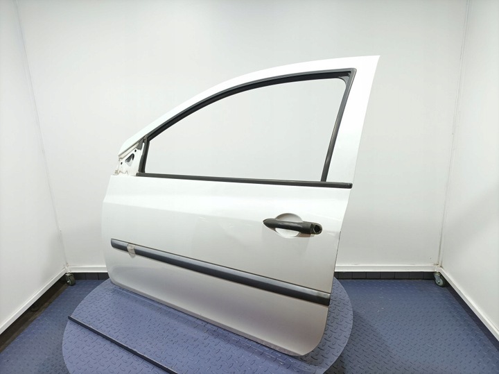 фото №3, Renault clio iii рестайлинг 3d дверь перед передние левая ov369