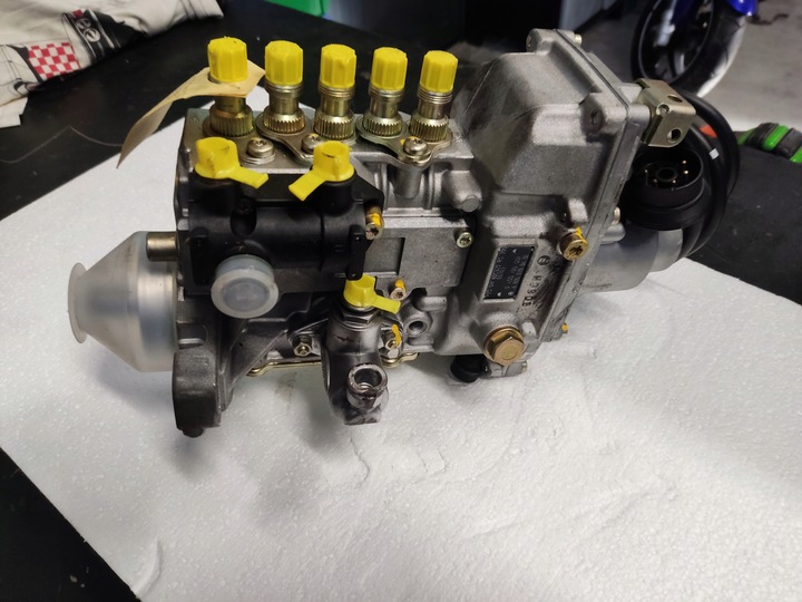 фото №1, Насос впрыскивающий bosch 0400195001 mercedes 2.5d a6050700401