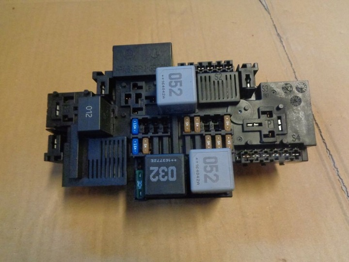 фото №1, Mercedes w205 222 модуль sam коробка предохранителей