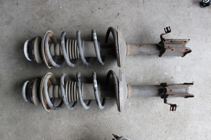 фото №1, Dacia sandero i 1.2 амортизатори перед комплект