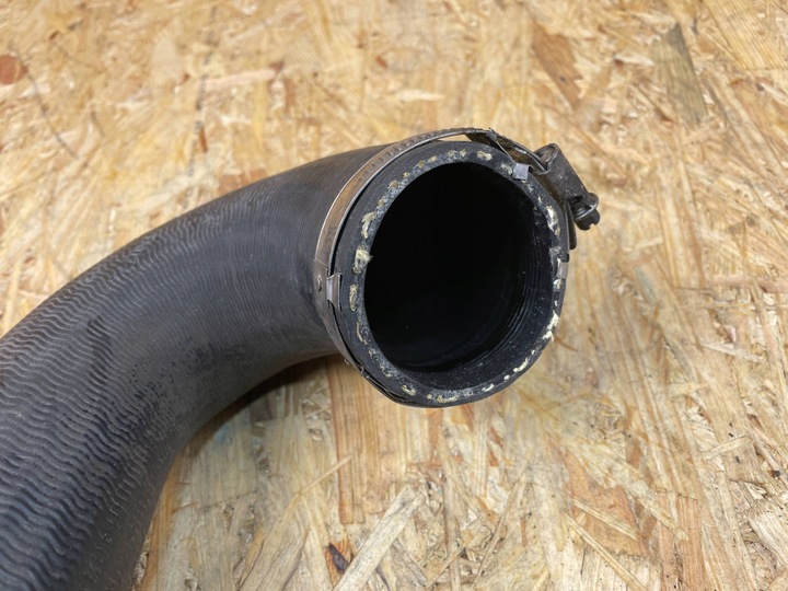 фото №10, Труба шланг повітря інтеркулер porsche cayenne ii 7p 7p0145795 2010-