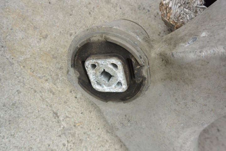 фото №11, Підрамник балка підвішування зад tesla модель s 12-16