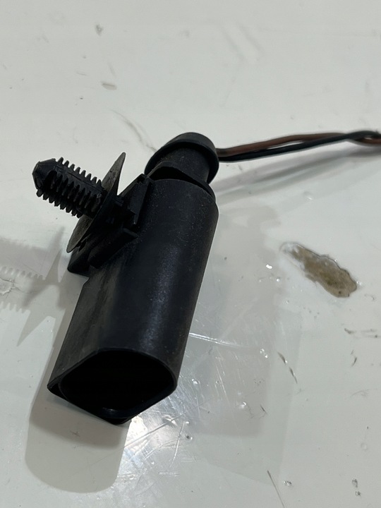 фото №1, Штекер разъём porsche cayenne ii 7p 8d0973822