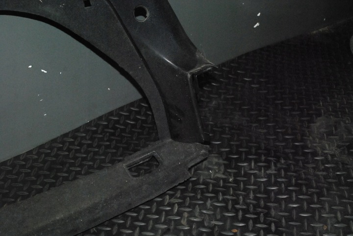 фото №14, Оббивка боковина багажника p audi a8 d3 4e0863880f