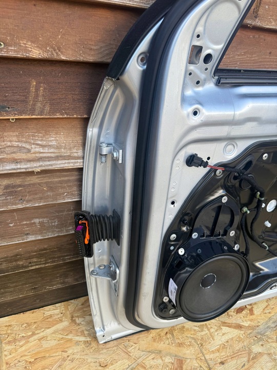 фото №11, Дверь передние правая сторона volkswagen passat b6 la7w