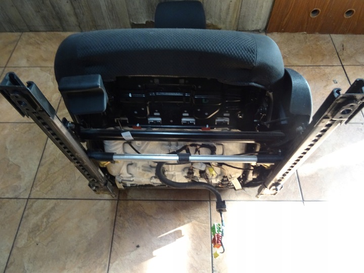 фото №7, Audi a4 b6 2.5tdi 05' сиденье левый перед