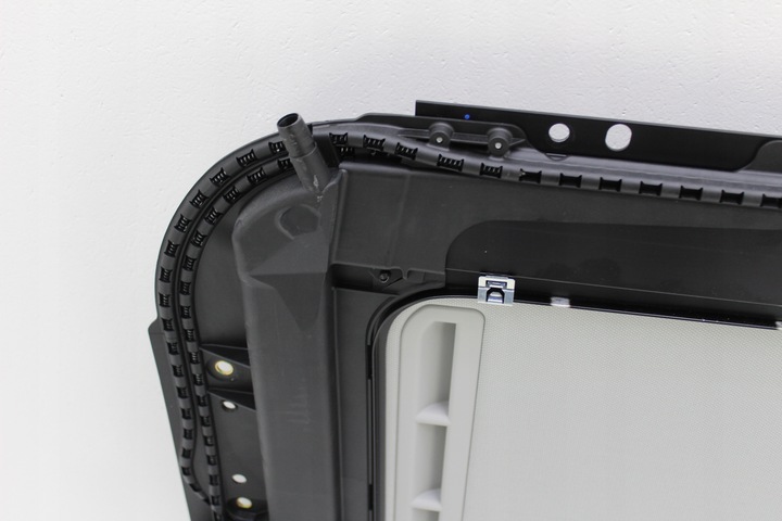 фото №9, Audi a5 8t люк ролета комплектный 8t8877041e 8t8877255b