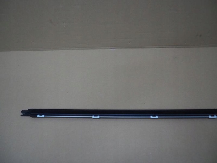 фото №7, Планка накладка дверь уплотнитель стекла правый перед lexus nx