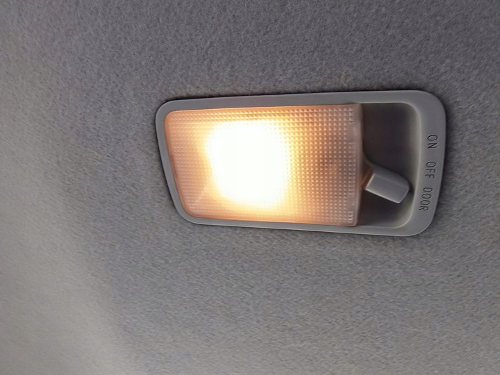 фото №1, Лампа потолок кабины средство toyota avensis verso 01-03r