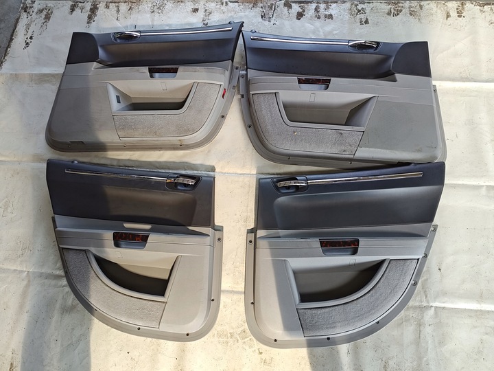 фото №1, Chrysler 300c боковина двері комплект