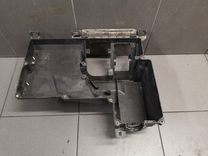 фото №1, Корпус блоків управління audi a8 d2 eu 4d1937118a