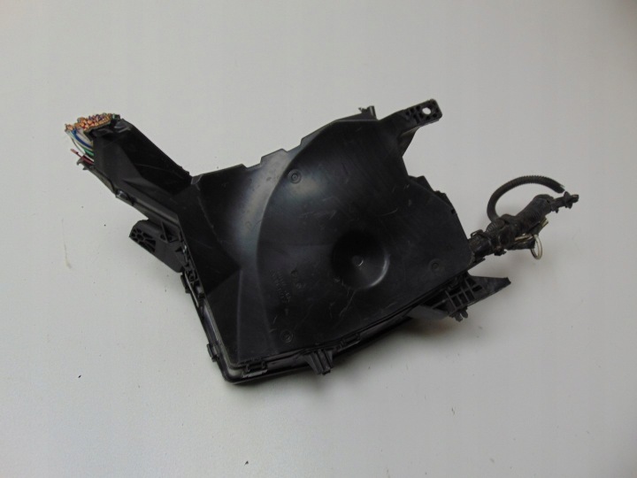 фото №8, Блок предохранителей toyota avensis t27 1.8b