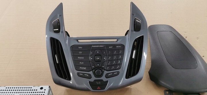 фото №5, Ford transit connect mk2 2014-18r.- радио навигация панель комплект