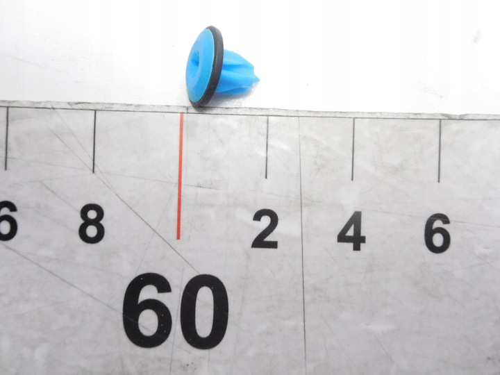 фото №6, Клипса крепление планки дверь левый зад fiat panda оригинальный номер 46558337