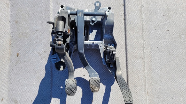 фото №1, Touareg 7l педали тормоза газа 7l0721117 2.5 tdi