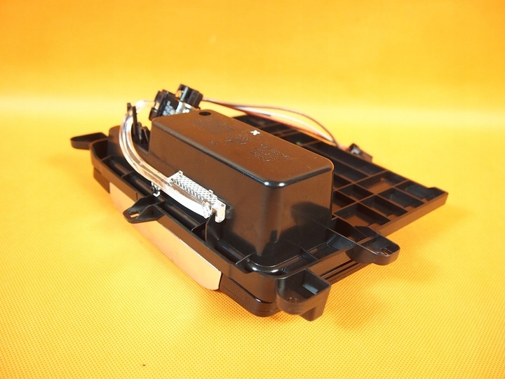 фото №9, Audi q7 4m бардачок тунелю піаніно чорний 4m0919340a