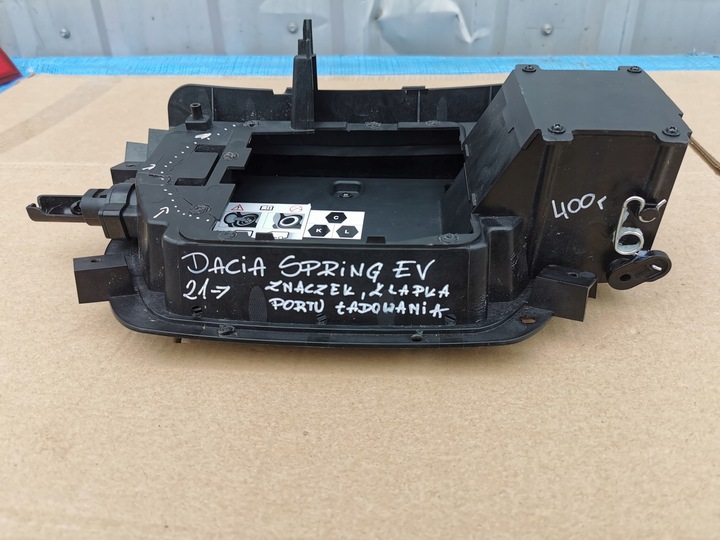 фото №11, Dacia spring ev 21- знак кришка порту заряджання 622568058r