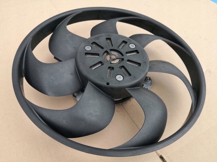 фото №1, Trafic vivaro talento nv300 2.0dci вентилятор 3303