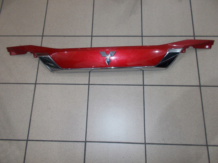 фото №1, Накладка крышки mitsubishi outlander iii рестайлинг 15-