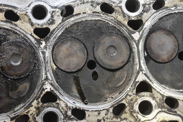 фото №9, Головка двигуна 9636896880 citroen c3 1 i 1.4 hdi 70 km 02-10