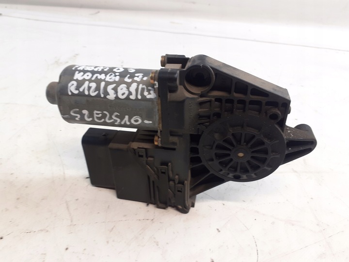 фото №1, Passat b5 моторчик левый зад 0130821697