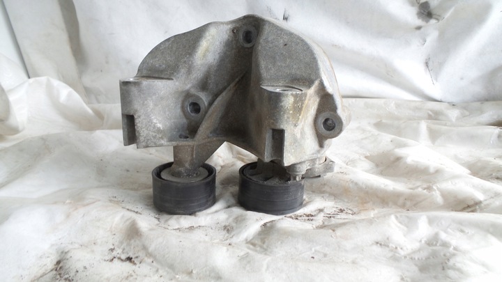 фото №9, Кронштейн натяжитель 117105508r vito w447 1.6 лапи