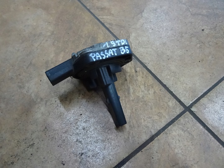 фото №1, Passat b5 1.9 датчик рівня масла 1j0907660