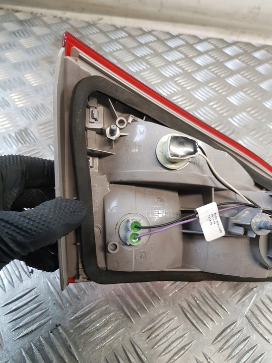 фото №11, Лампа права зад w кришка багажника f1eb13a602ba ford focus mk3 універсал 11r-