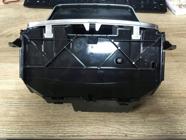 фото №9, 2056803012 бардачок w туннель средний mercedes w205